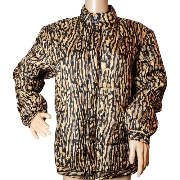 Clio 100% silk leopard zip up jacket.  Size medium petite. Like new. - Picture 1 of 16